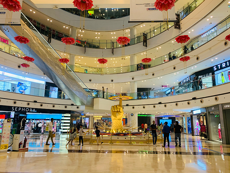 Apartments near DLF Mall of India.